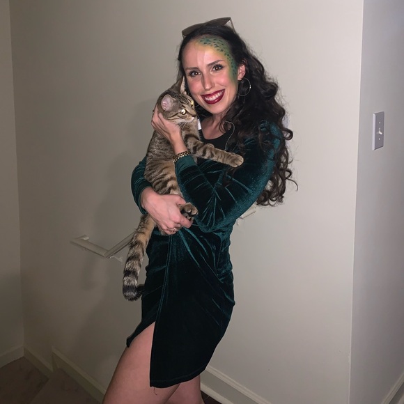 Fashion Nova Green velvet mini dress XS - Picture 3 of 4